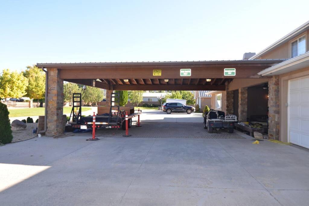 Tacit Shadow Resort Paradise Deluxe Suite, Gym, Coffee Bar, Hot-Tub, Free Laundry, Food Available Parowan Exterior foto