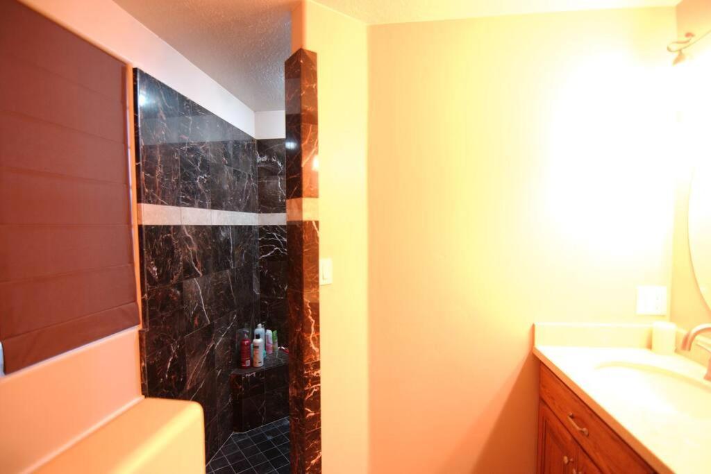 Tacit Shadow Resort Paradise Deluxe Suite, Gym, Coffee Bar, Hot-Tub, Free Laundry, Food Available Parowan Exterior foto