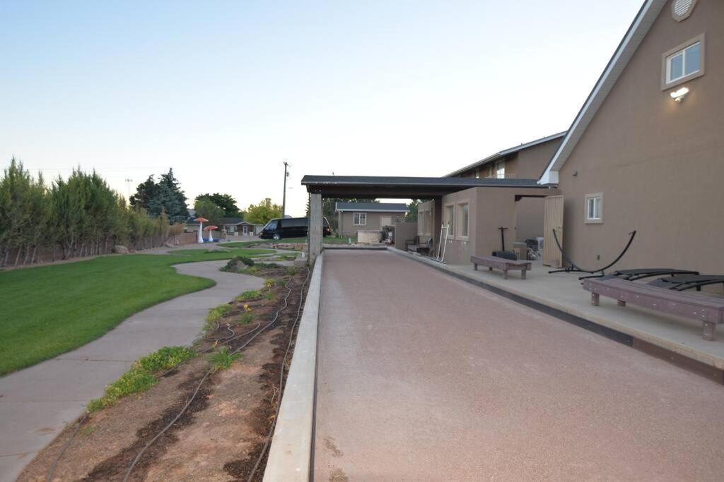Tacit Shadow Resort Paradise Deluxe Suite, Gym, Coffee Bar, Hot-Tub, Free Laundry, Food Available Parowan Exterior foto