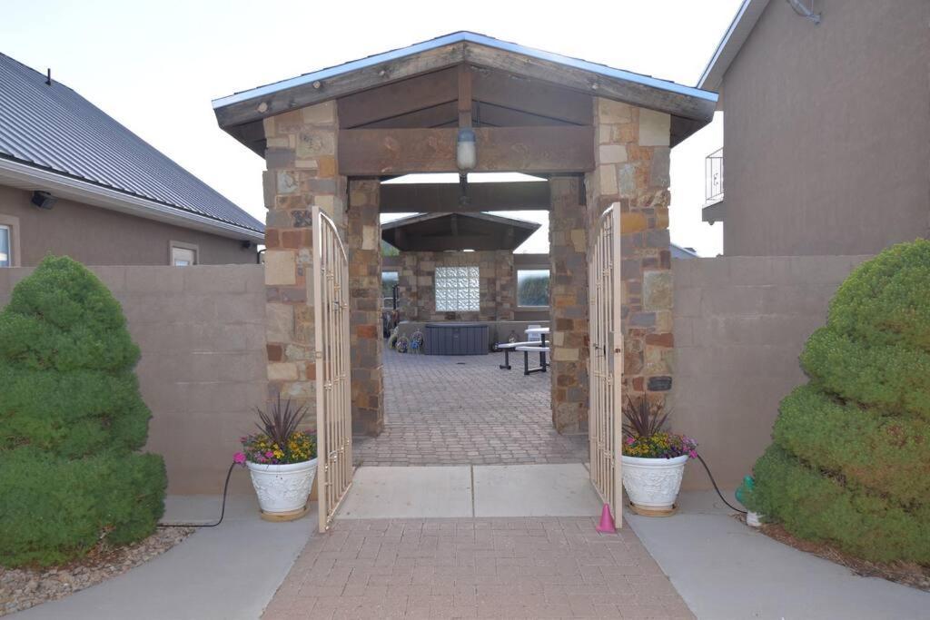 Tacit Shadow Resort Paradise Deluxe Suite, Gym, Coffee Bar, Hot-Tub, Free Laundry, Food Available Parowan Exterior foto